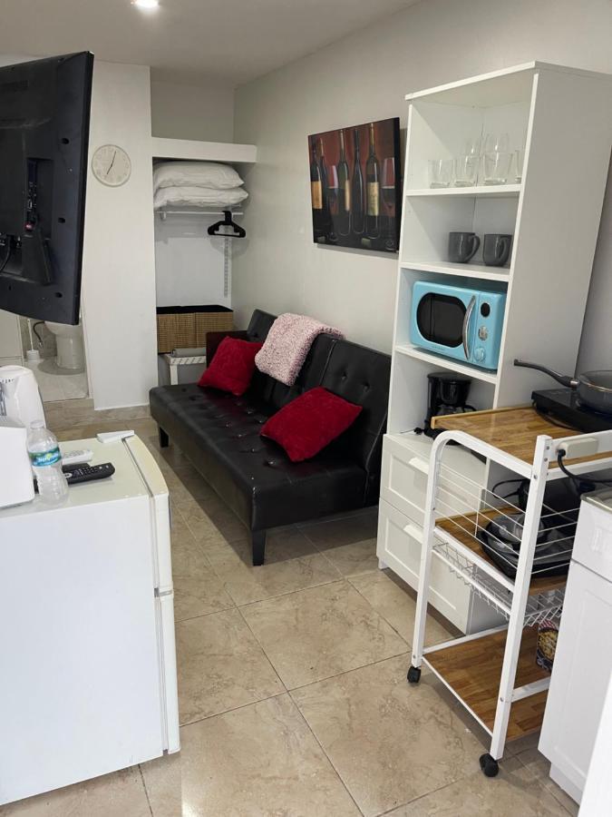 Beautiful Mobile Home In Hallandale Beach Exterior photo