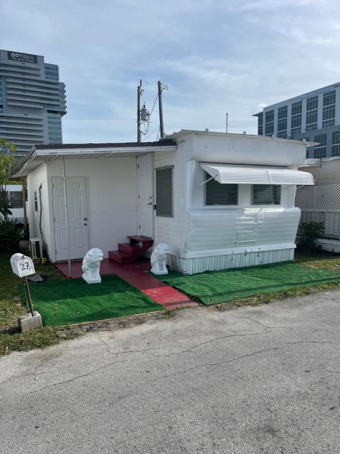 Beautiful Mobile Home In Hallandale Beach Exterior photo